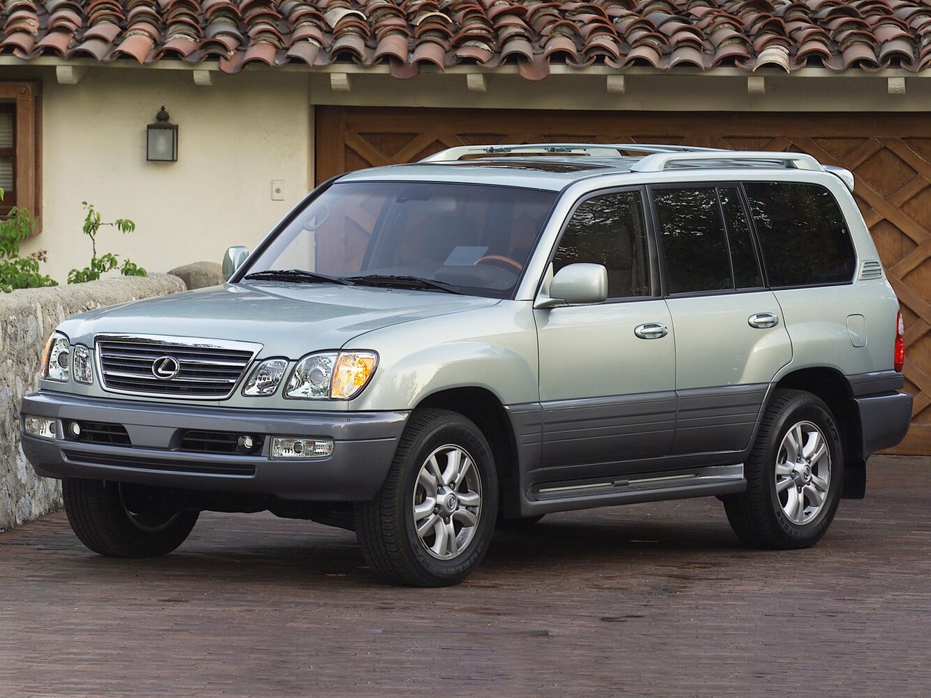Lexus LX II (1998-2007) - Внедорожник 5 дв.