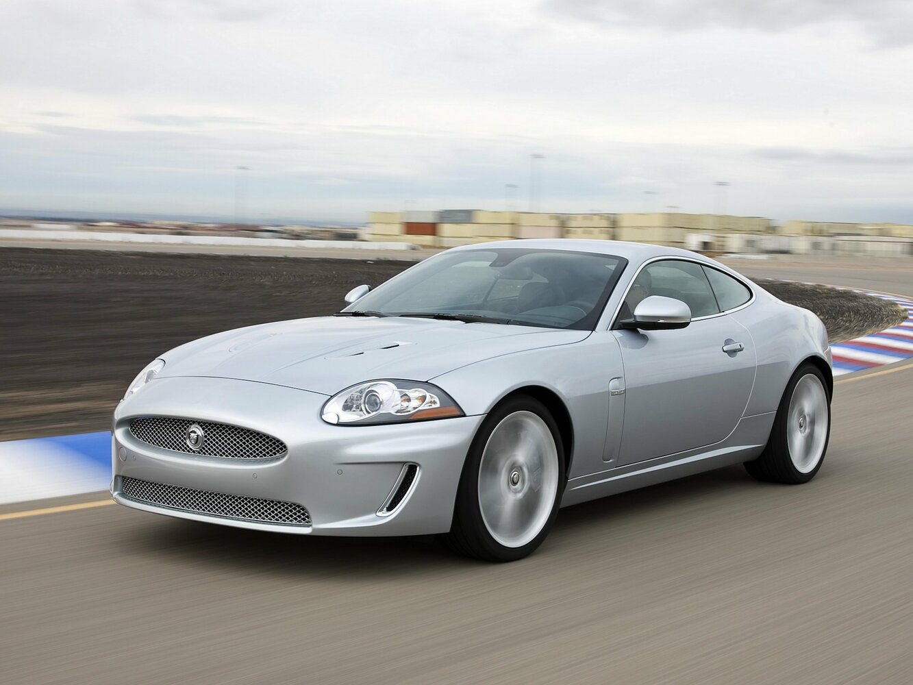 Jaguar XKR II (2006-2014) - Купе