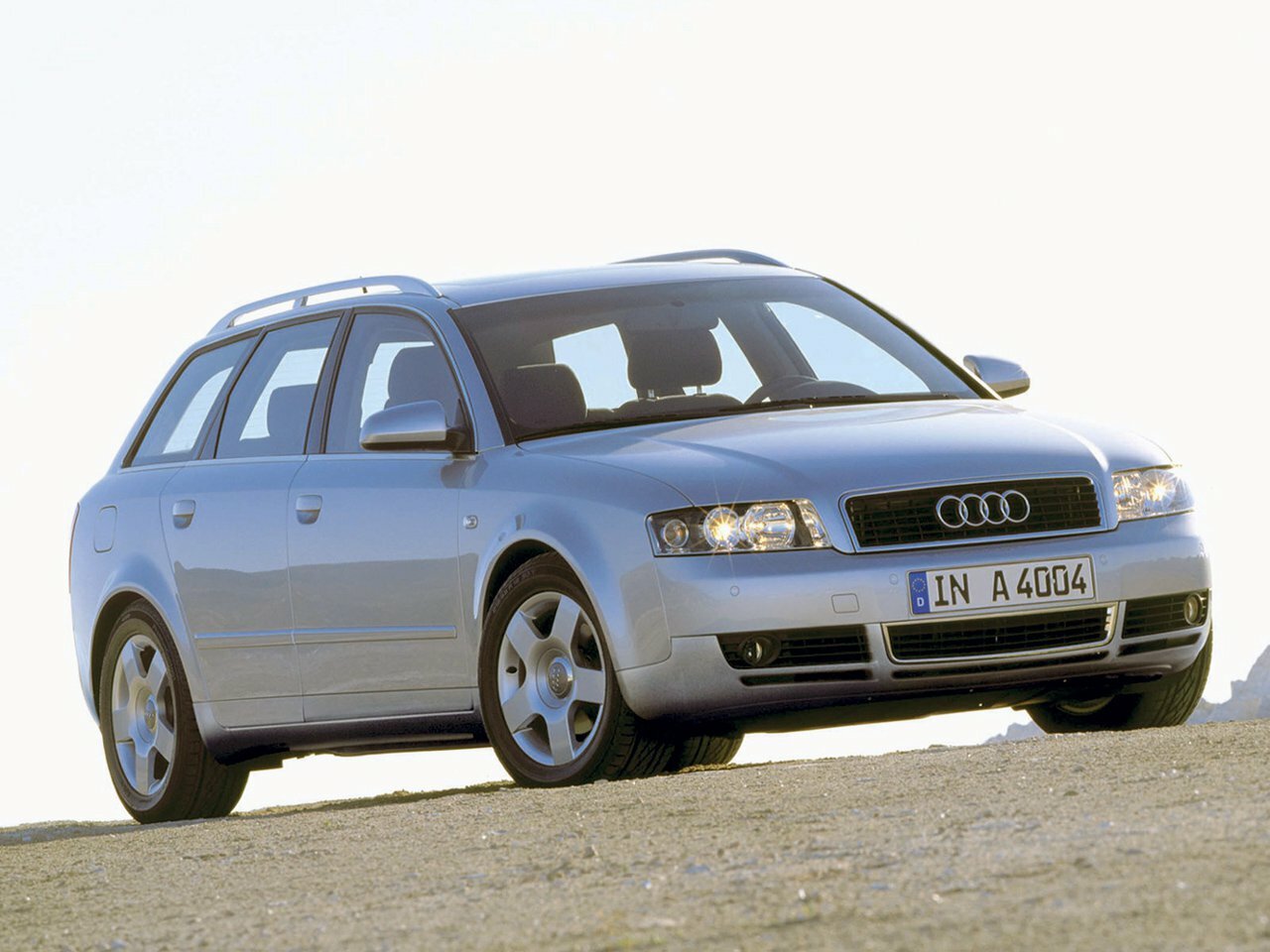 Audi A4 II (2000-2006) - Универсал 5 дв.