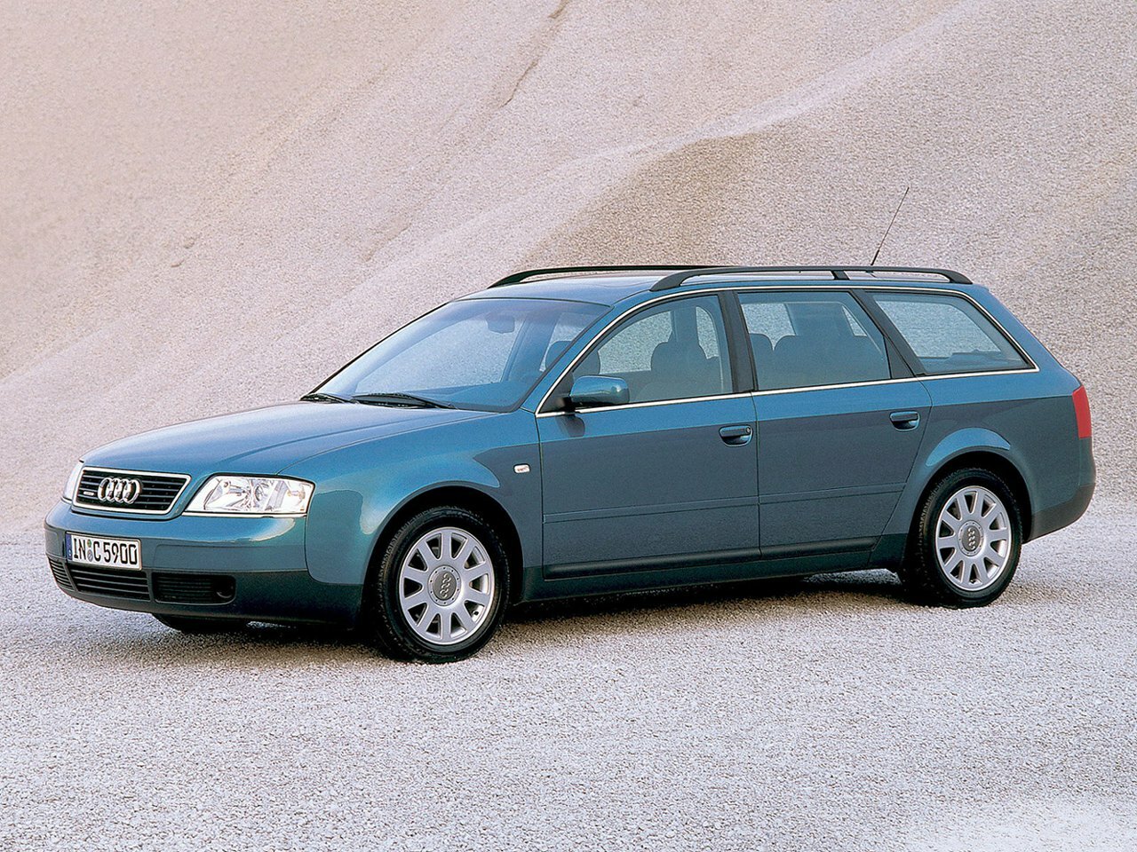 Audi A6 II (1997-2005) - Универсал 5 дв.