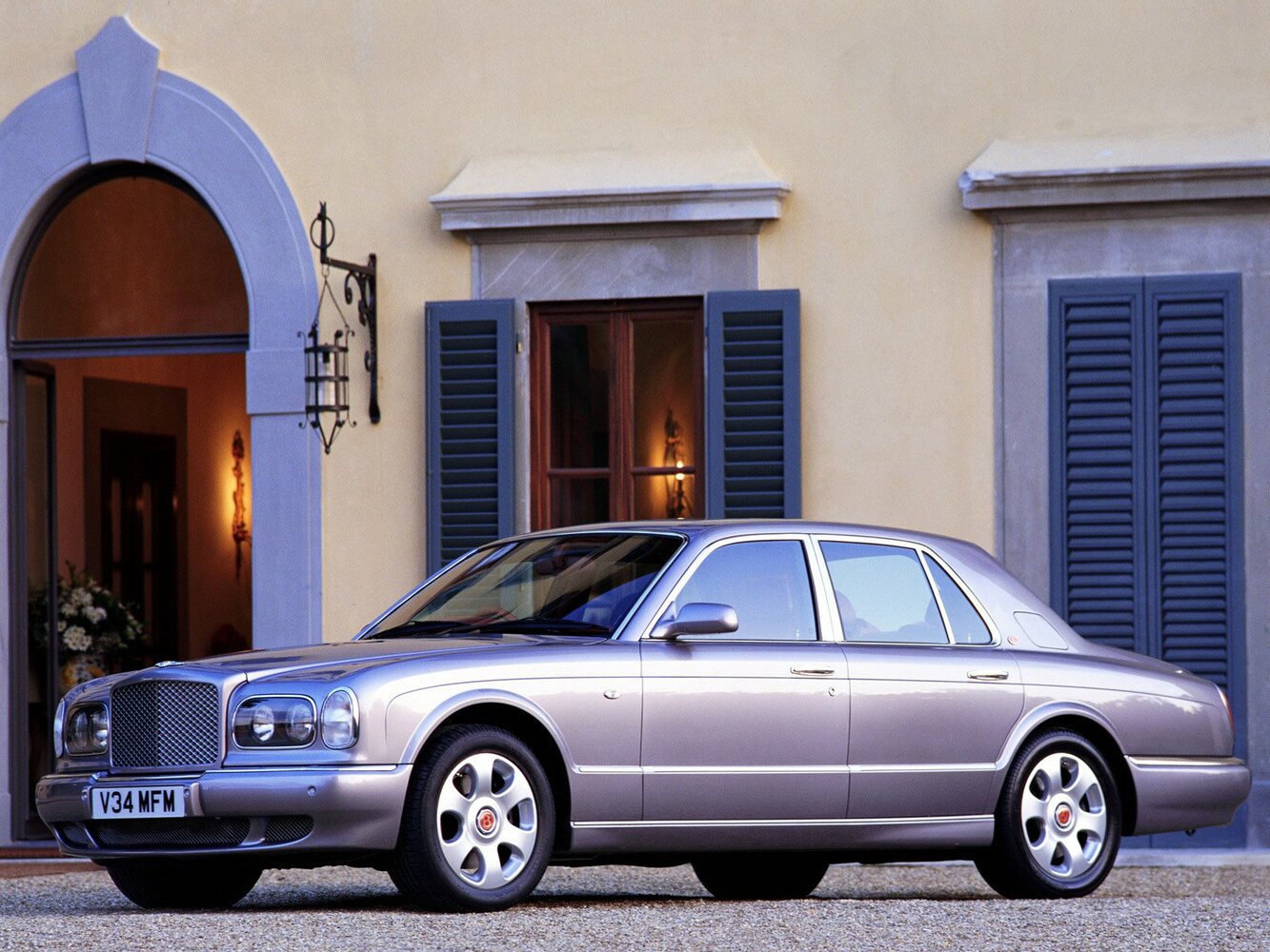 Bentley Arnage I (1998-2009) - Седан