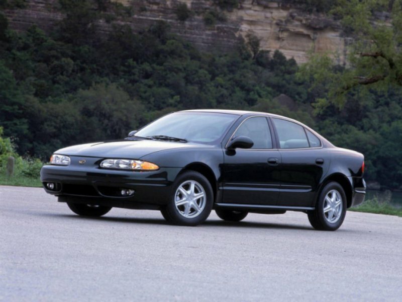 Chevrolet Alero I (1999-2004) - Седан