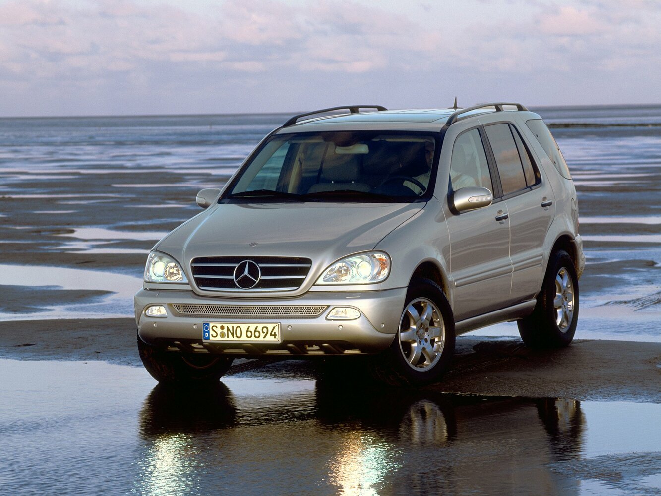 Mercedes-Benz M-Класс I (1997-2005) - Внедорожник 5 дв.