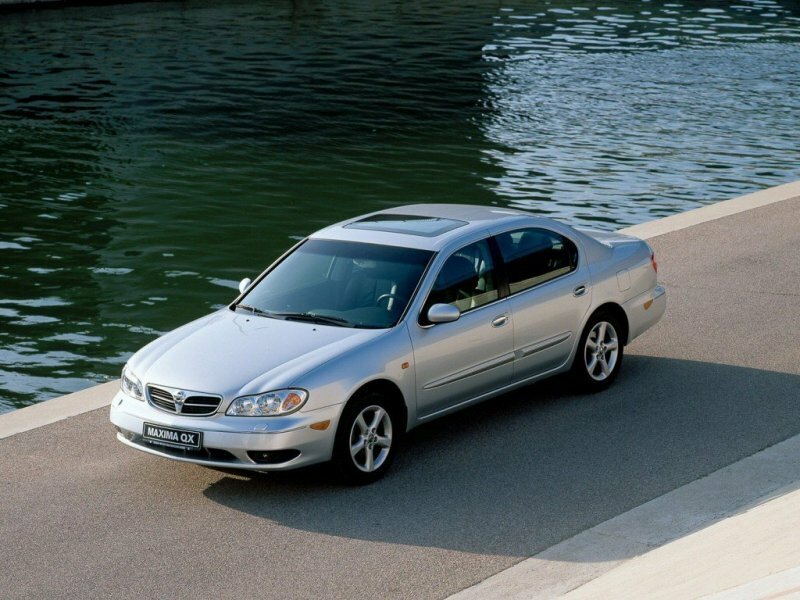 Nissan Maxima V (1999-2006) - Седан