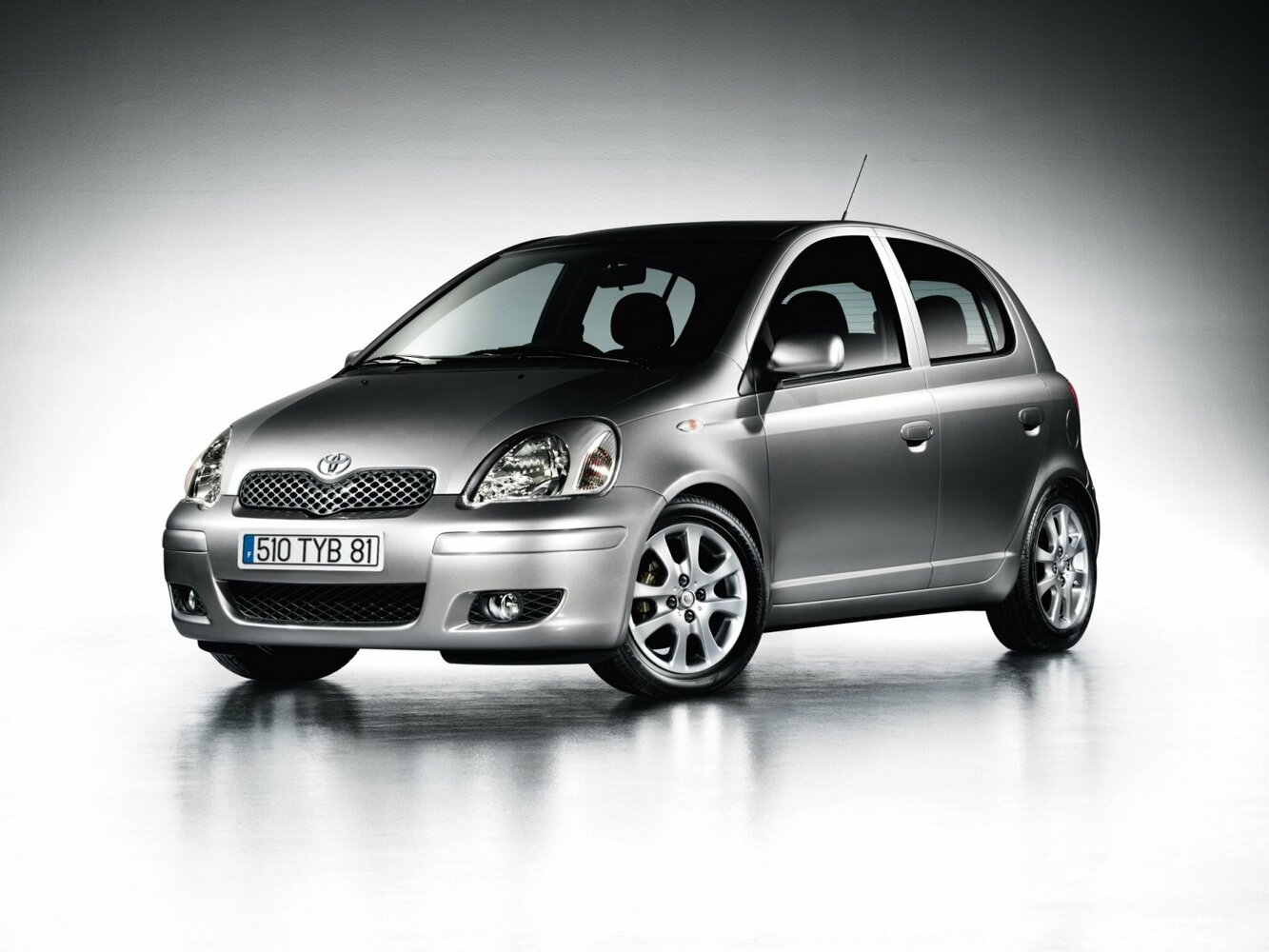 Toyota Yaris I (1999-2005) - Хэтчбек 5 дв.