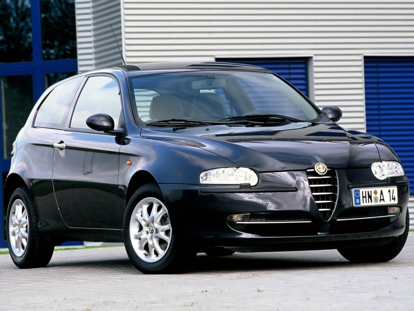 Alfa Romeo 147 I (2000-2010) - Хэтчбек 3 дв.