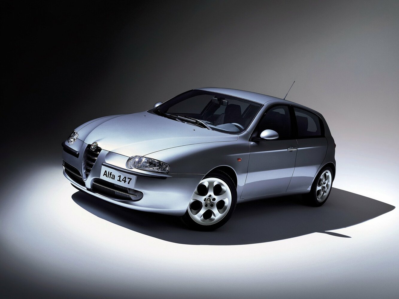 Alfa Romeo 147 I (2000-2010) - Хэтчбек 5 дв.