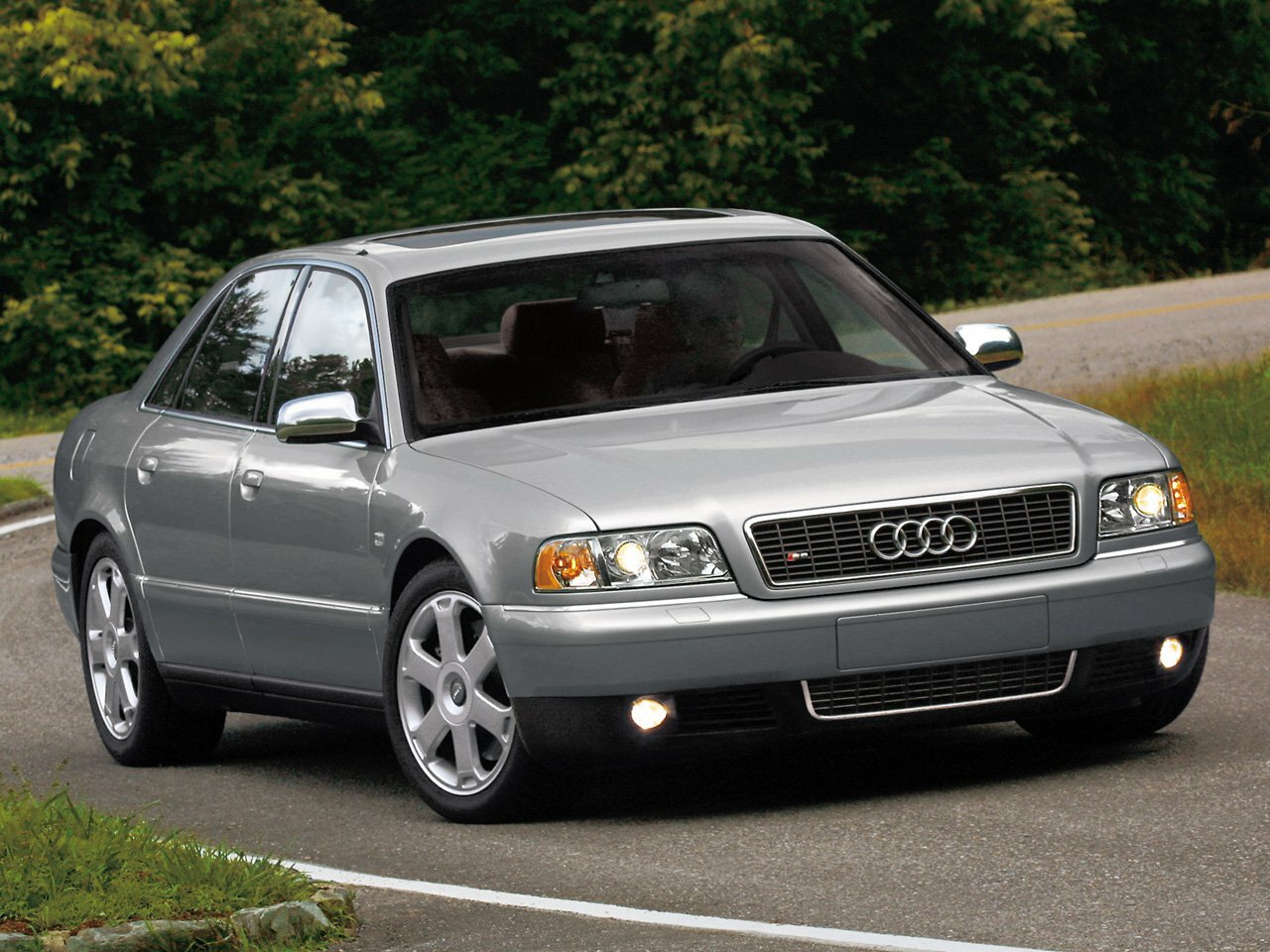 Audi S8 I (1996-2002) - Седан
