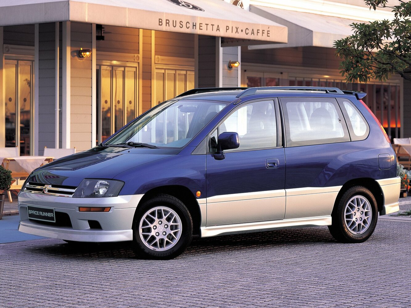 Mitsubishi Space Runner II (1999-2002) - Компактвэн
