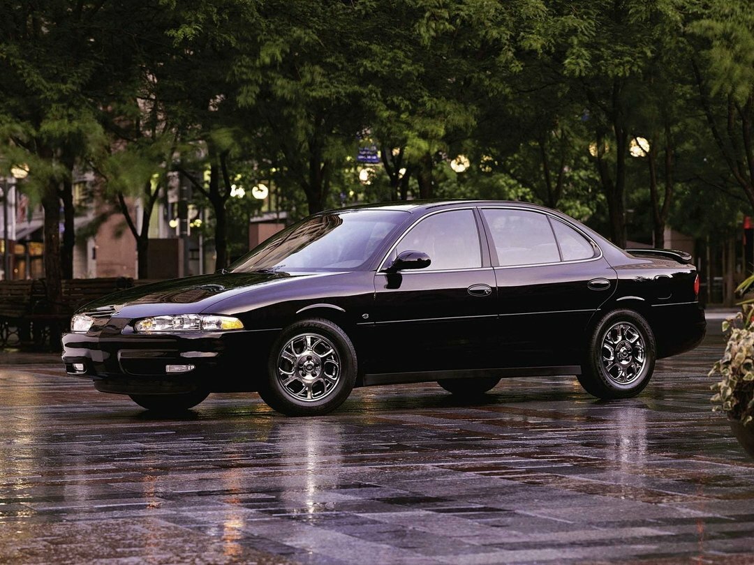 Oldsmobile Intrigue I (1997-2002) - Седан