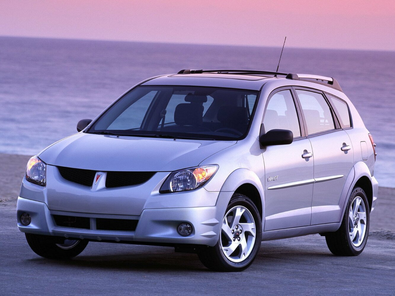 Pontiac Vibe I (2002-2008) - Хэтчбек 5 дв.