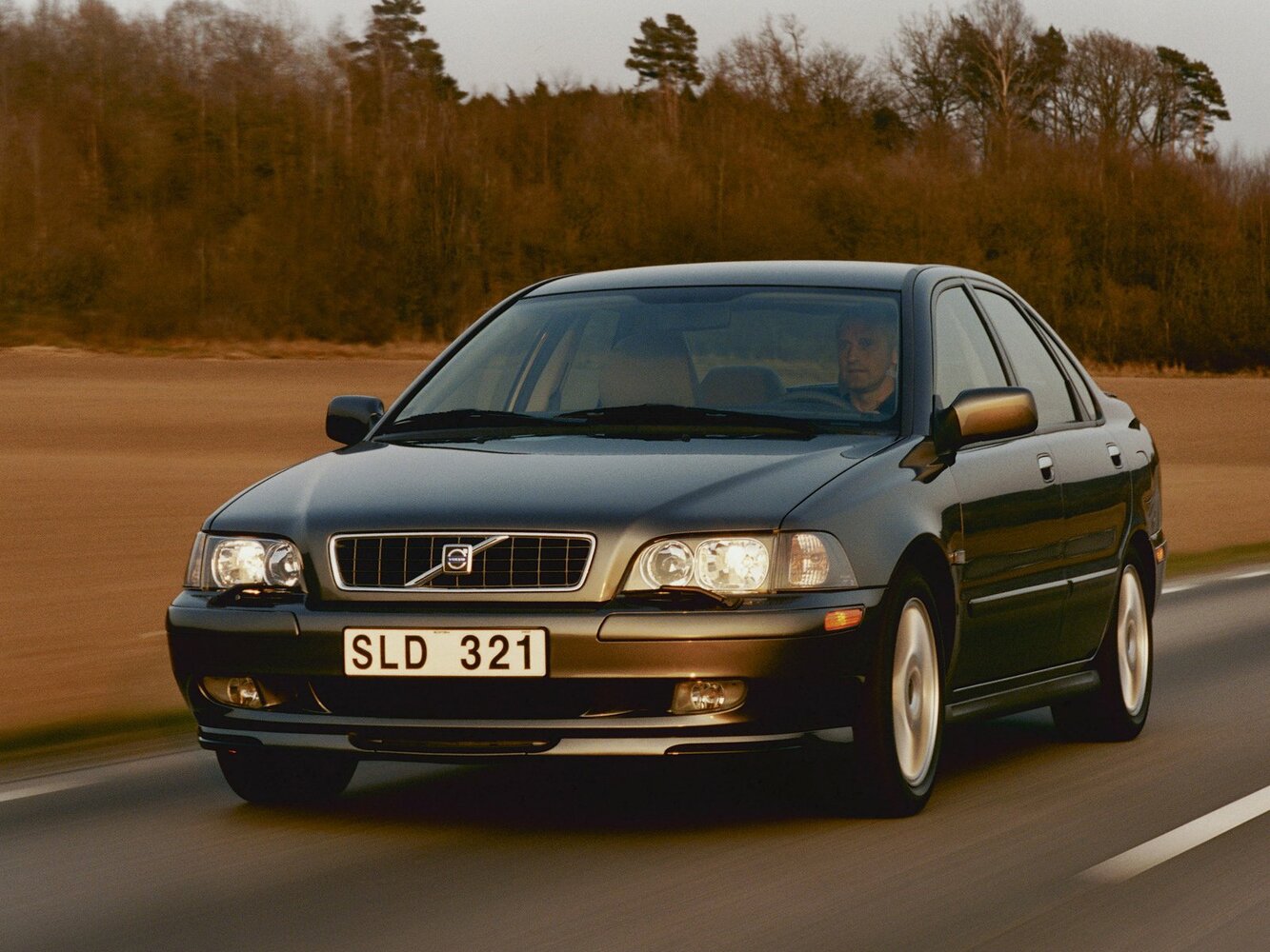 Volvo S40 I (1995-2004) - Седан