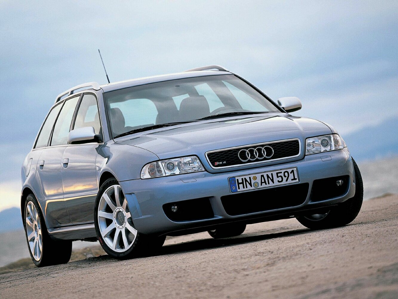 Audi RS 4 I (1999-2001) - Универсал 5 дв.