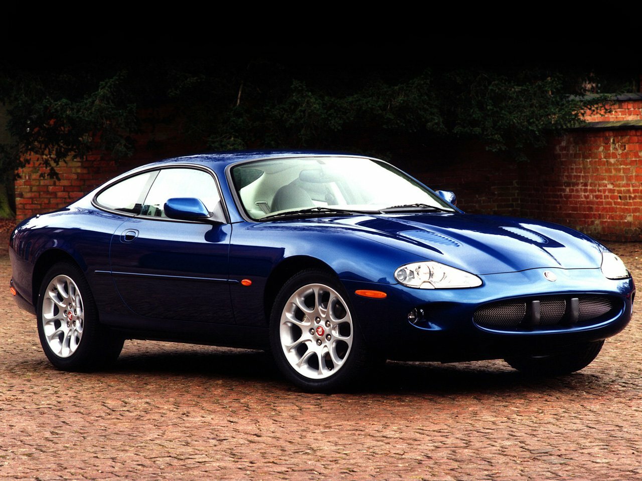 Jaguar XK I (1996-2006) - Купе