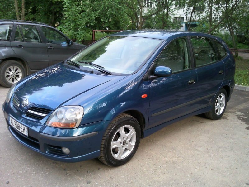 Nissan Almera Tino I (2000-2006) - Компактвэн