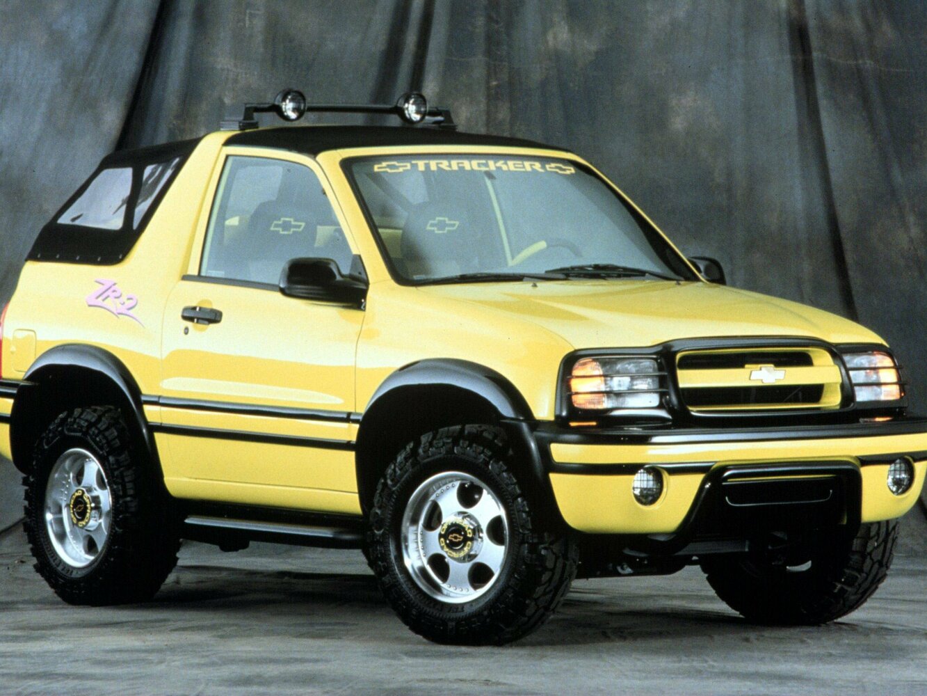 Chevrolet Tracker II (1998-2004) - Внедорожник открытый