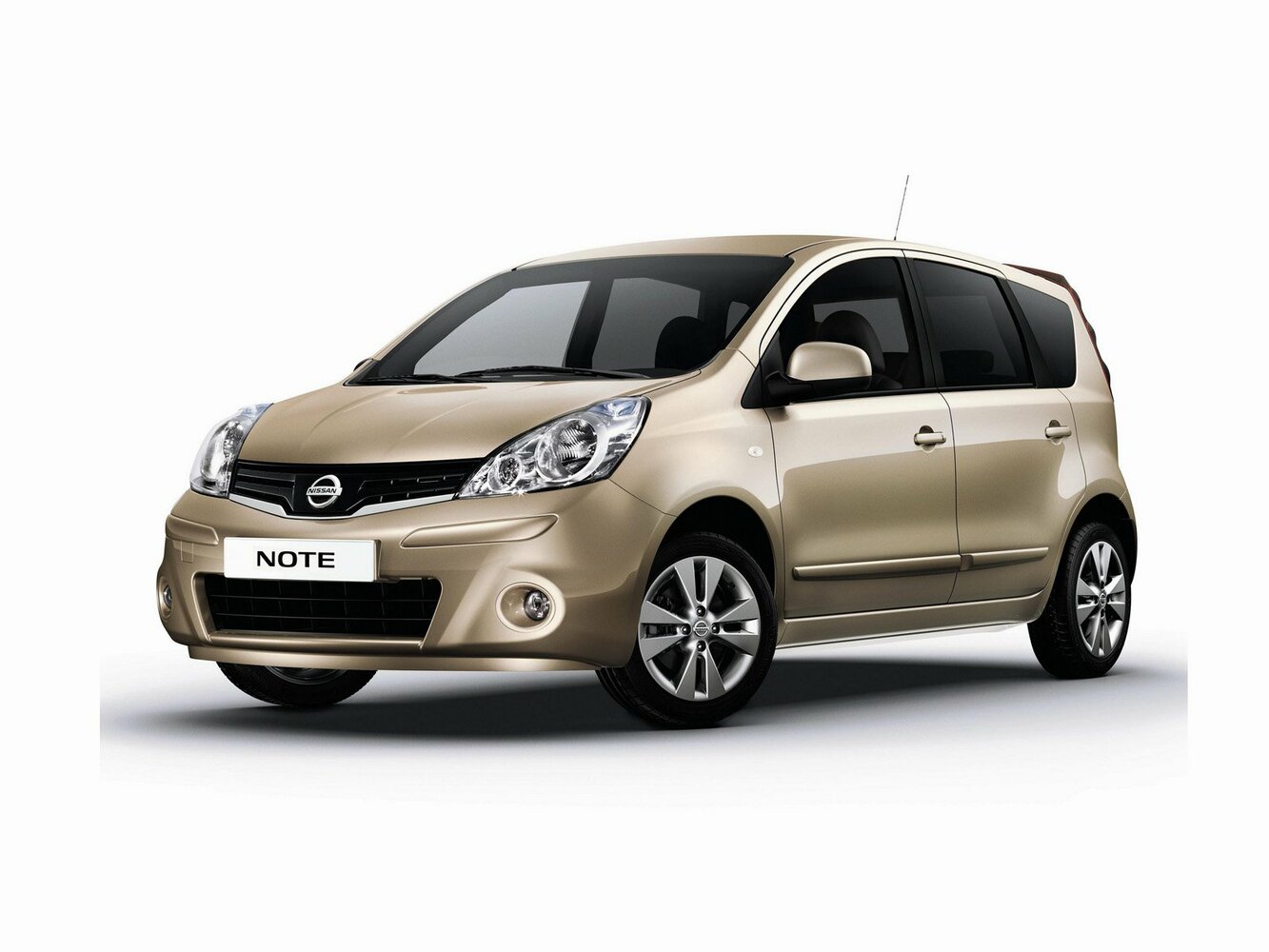 Nissan Note I (2005-2013) - Хэтчбек 5 дв.