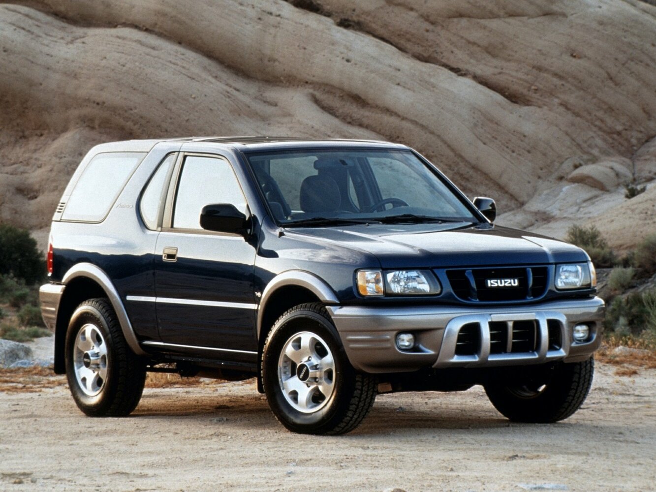 Isuzu Amigo II (1998-2000) - Внедорожник открытый
