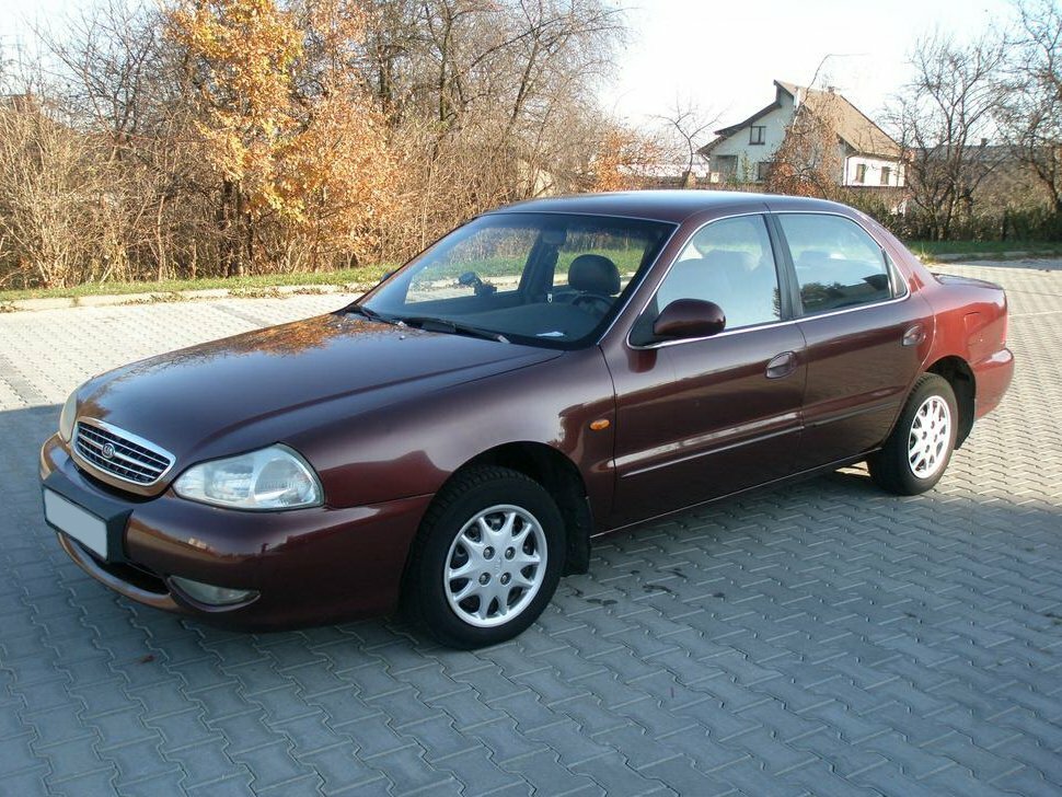 Kia Clarus II (1998-2001) - Седан