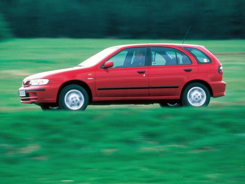 Nissan Almera I (1995-2000) - Хэтчбек 5 дв.