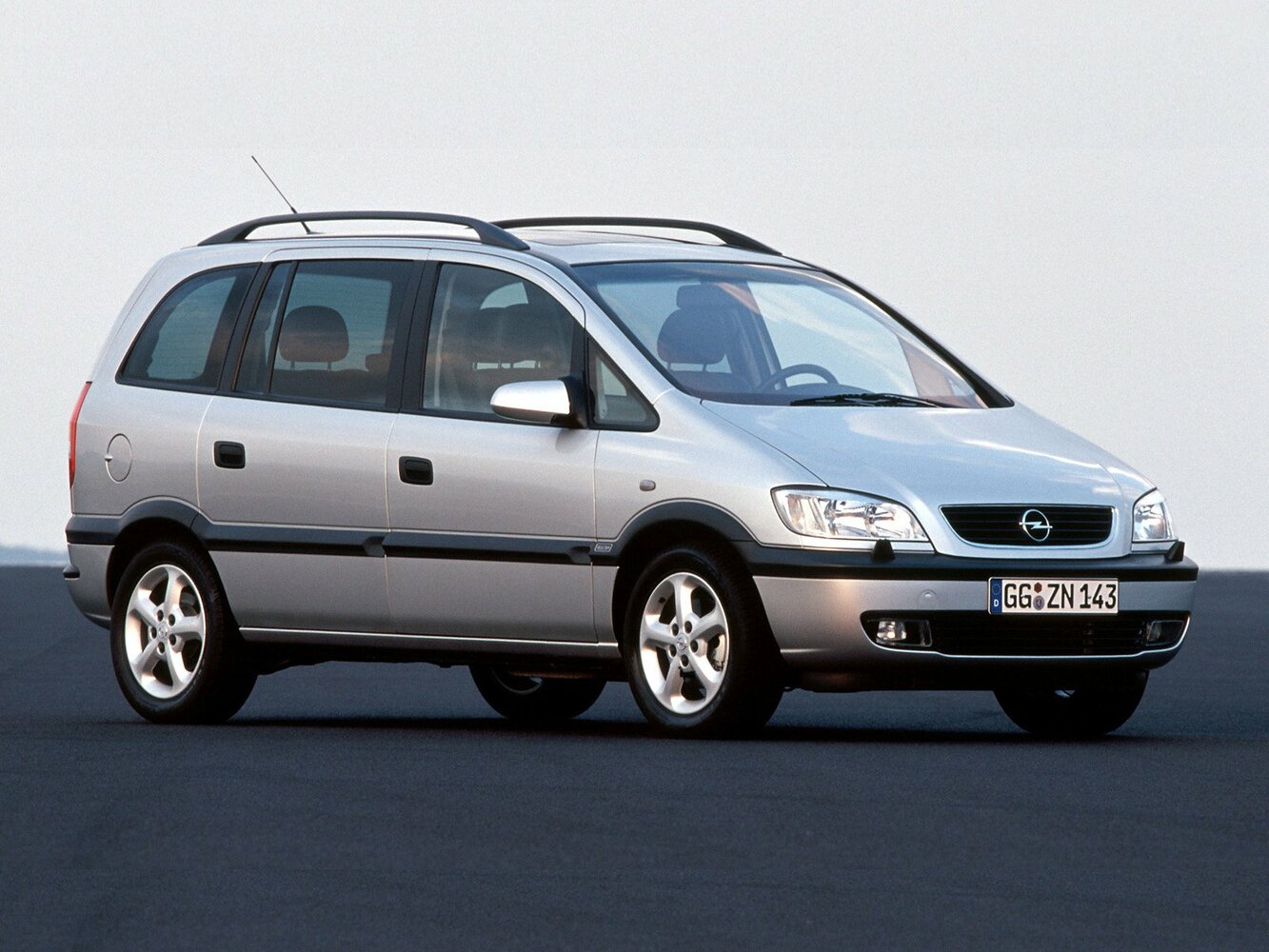 Opel Zafira A (1999-2006) - Компактвэн