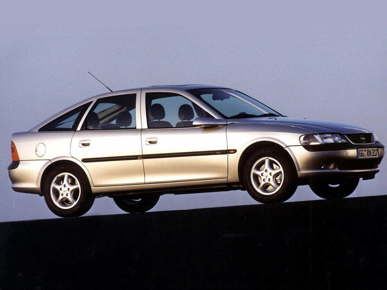 Opel Vectra B (1995-2002) - Лифтбек