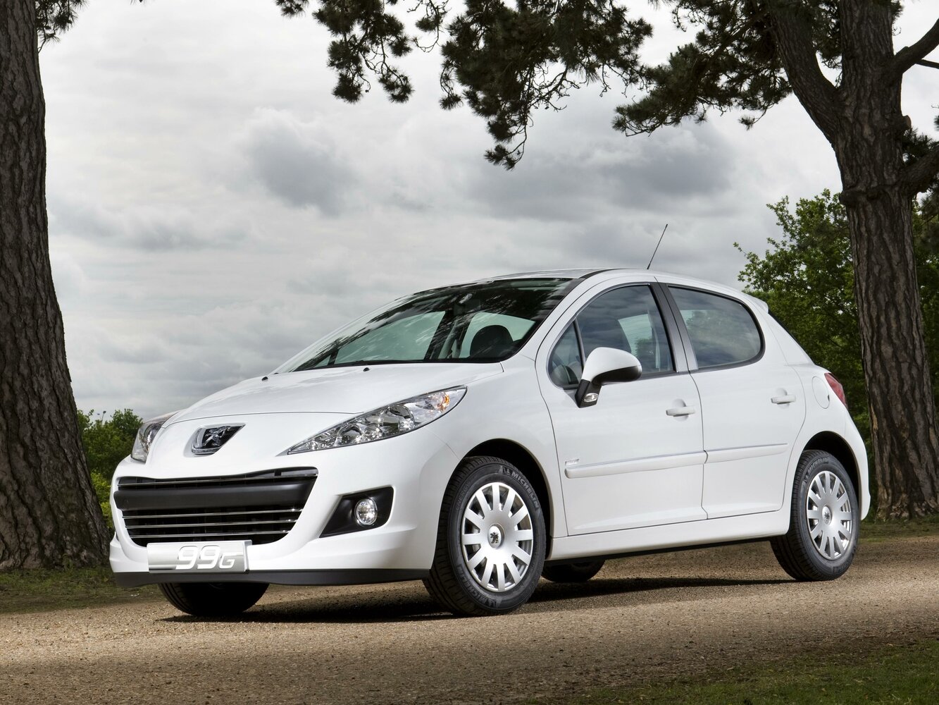 Peugeot 207 I (2006-2015) - Хэтчбек 5 дв.