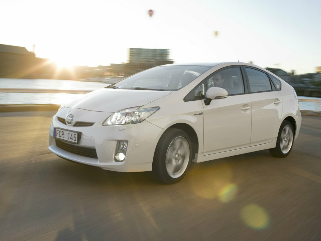 Toyota Prius III (2009-2016) - Лифтбек