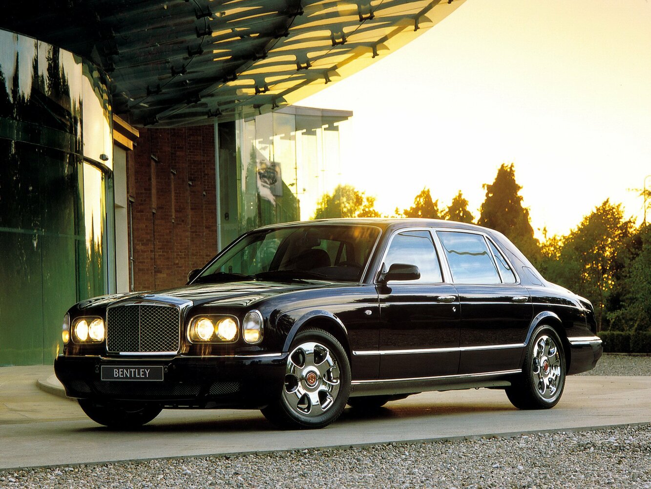Bentley Arnage I (1998-2009) - Седан