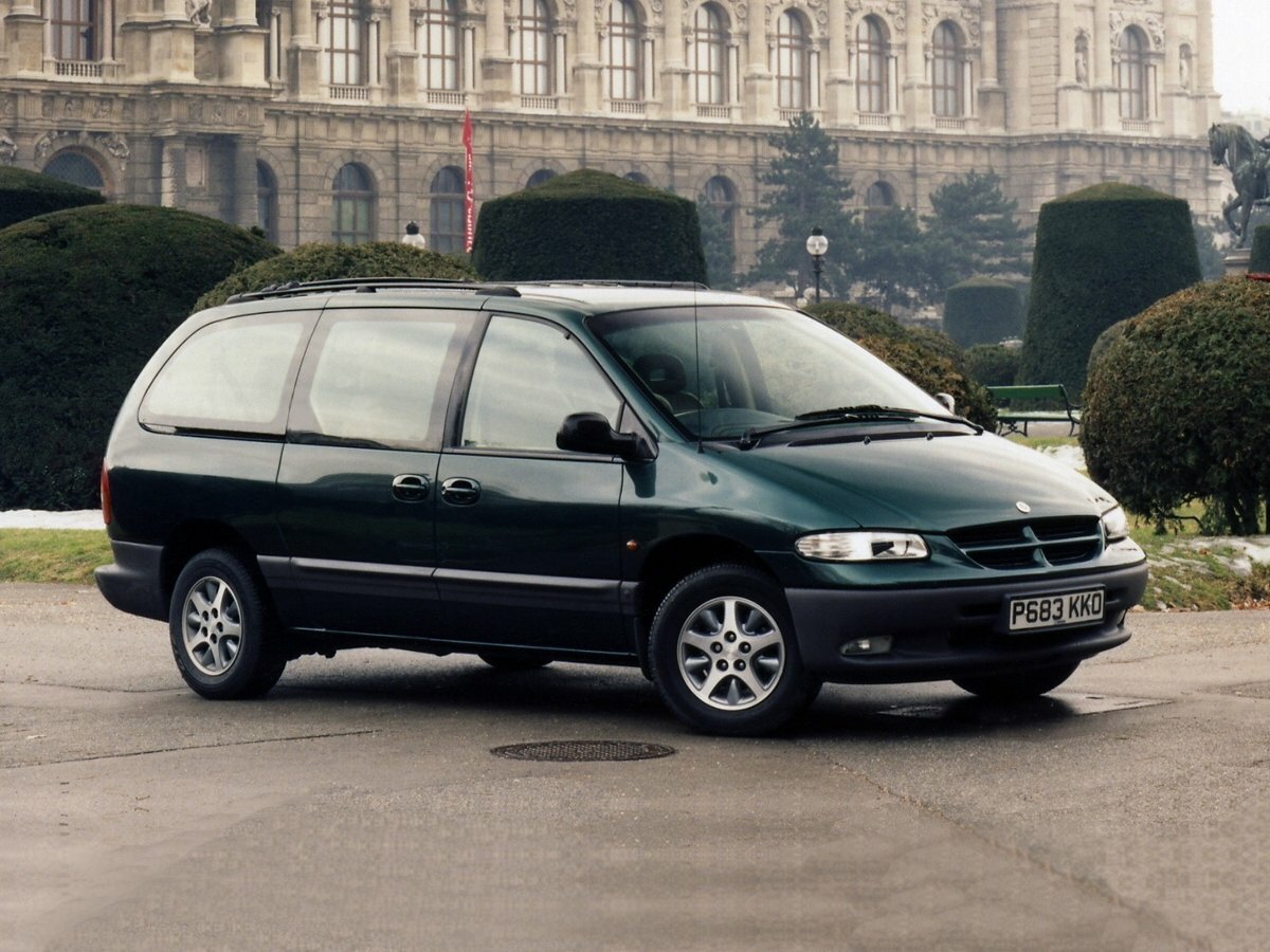 Chrysler Voyager III (1995-2001) - Минивэн