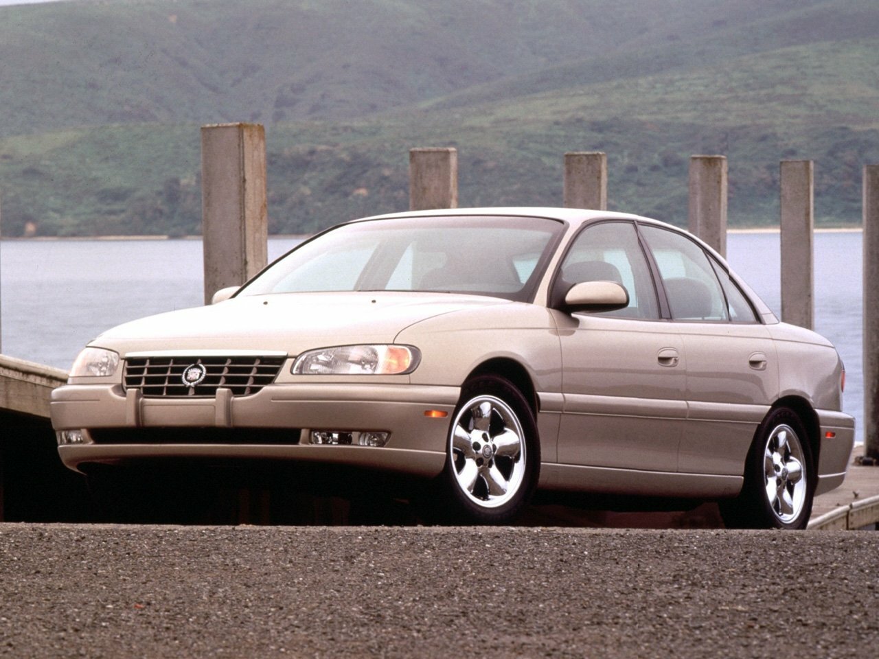 Cadillac Catera I (1996-2001) - Седан