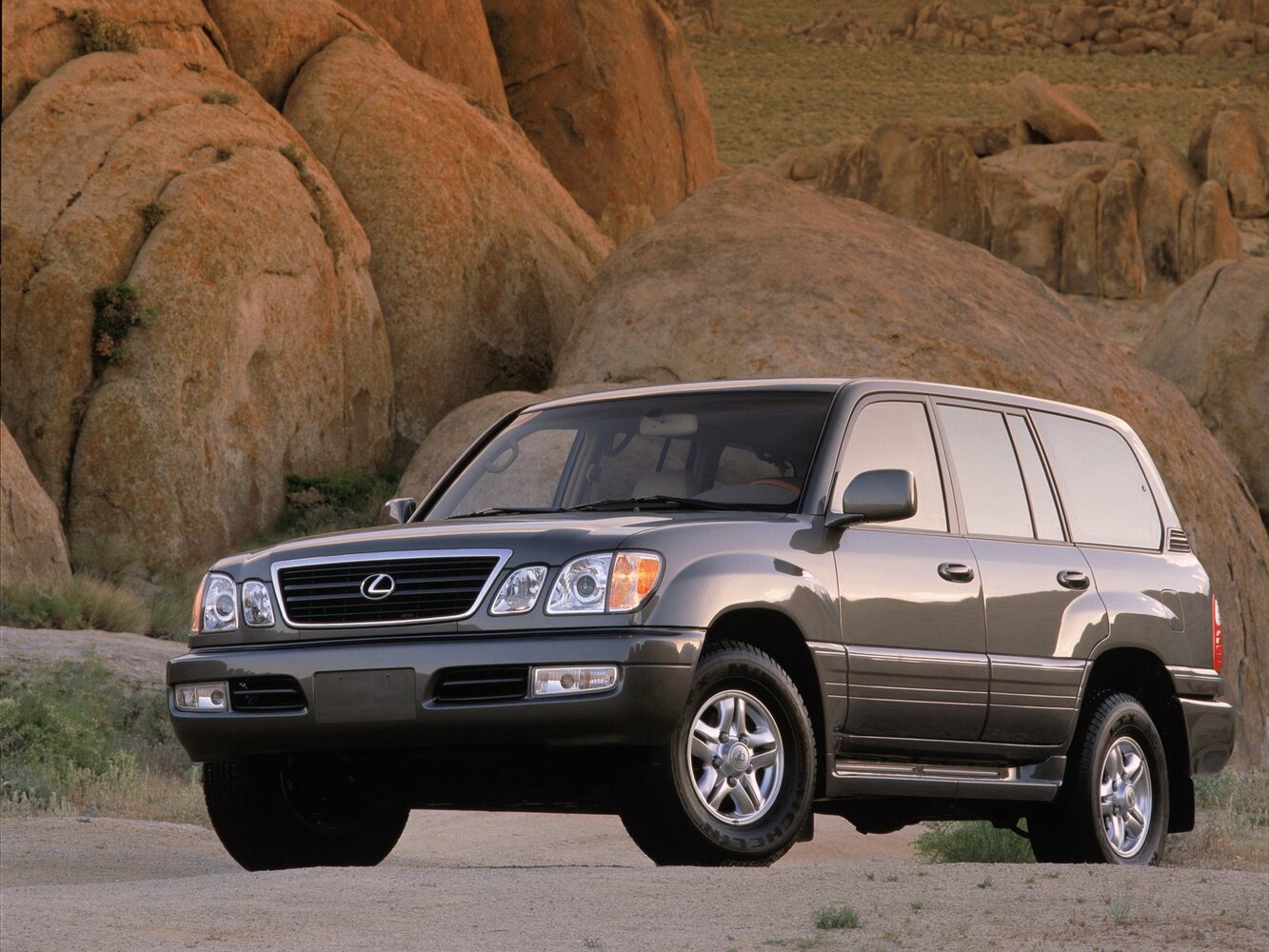 Lexus LX II (1998-2007) - Внедорожник 5 дв.