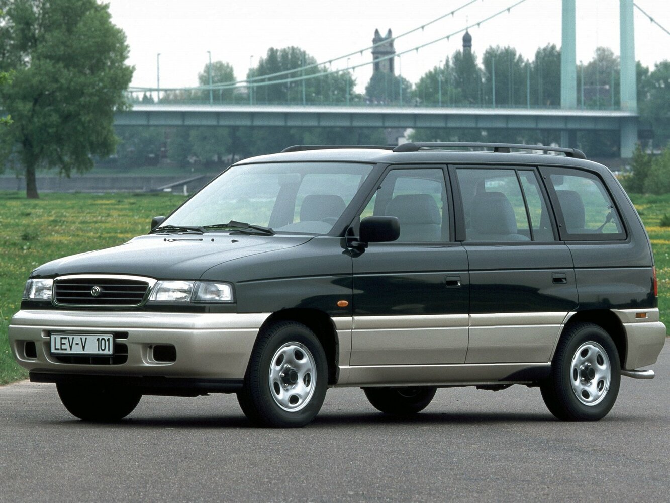 Mazda MPV I (1988-1999) - Компактвэн