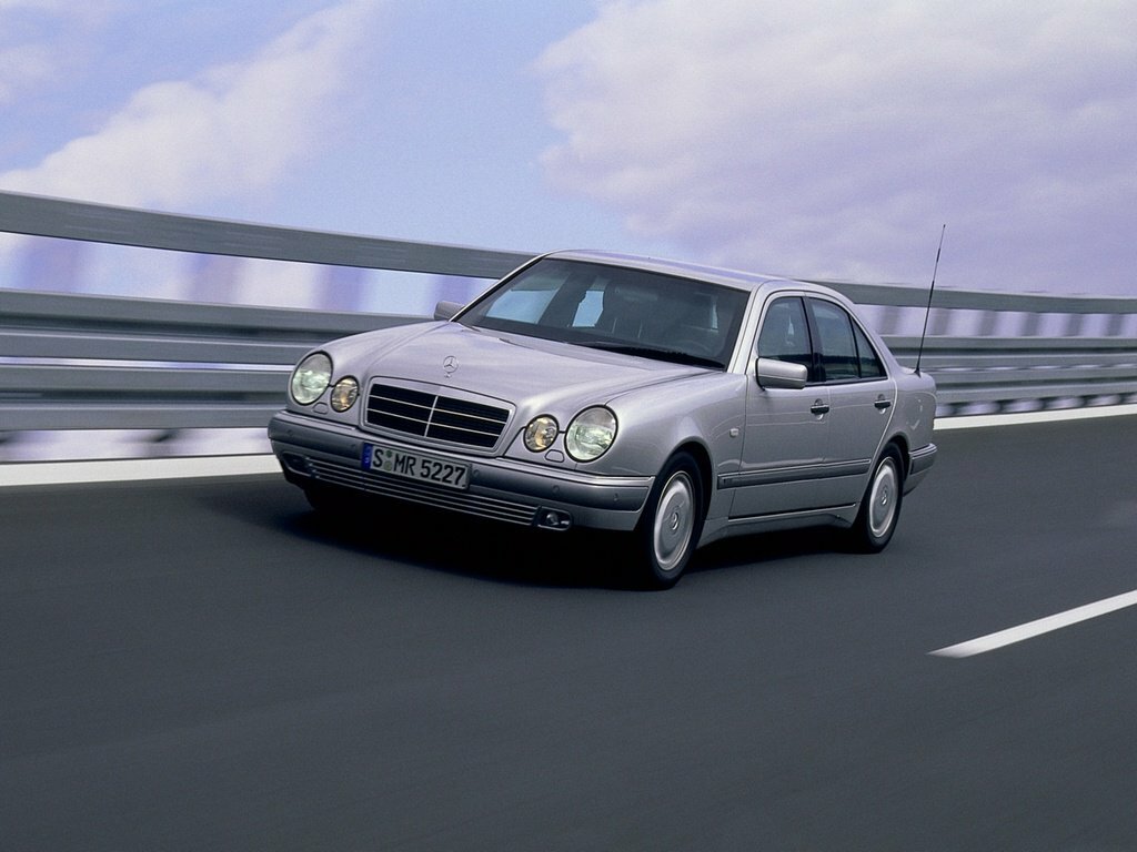 Mercedes-Benz E-Класс II (1995-2003) - Седан