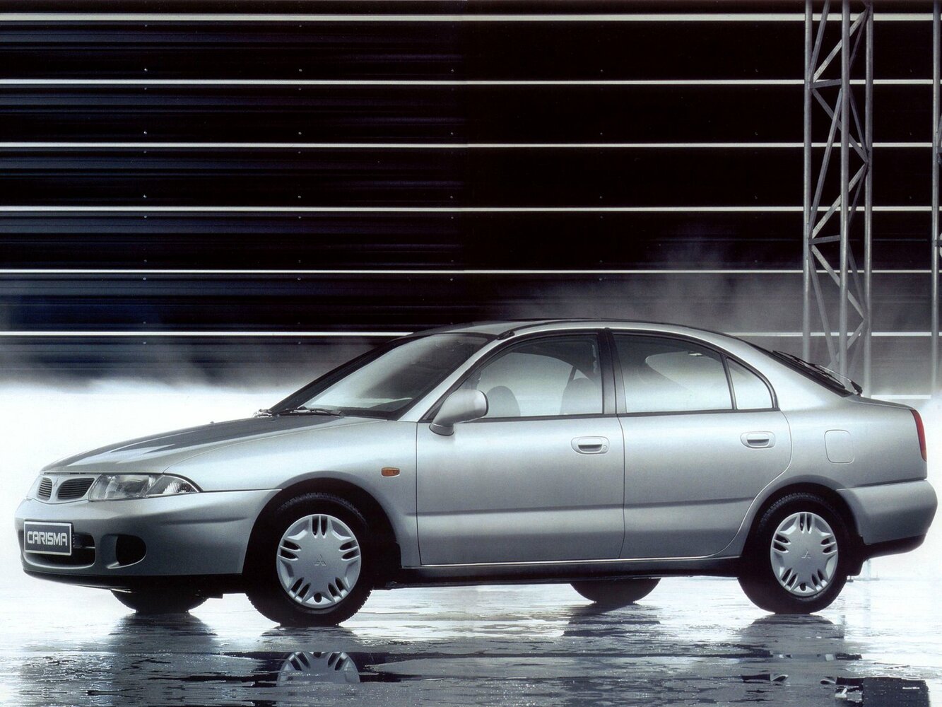 Mitsubishi Carisma I (1995-2004) - Лифтбек