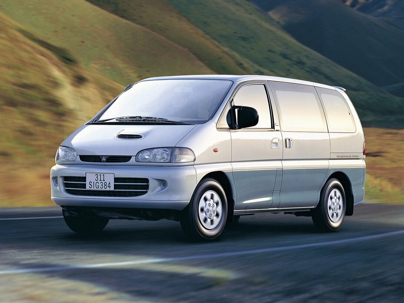 Mitsubishi Space Gear I (1994-2007) - Минивэн