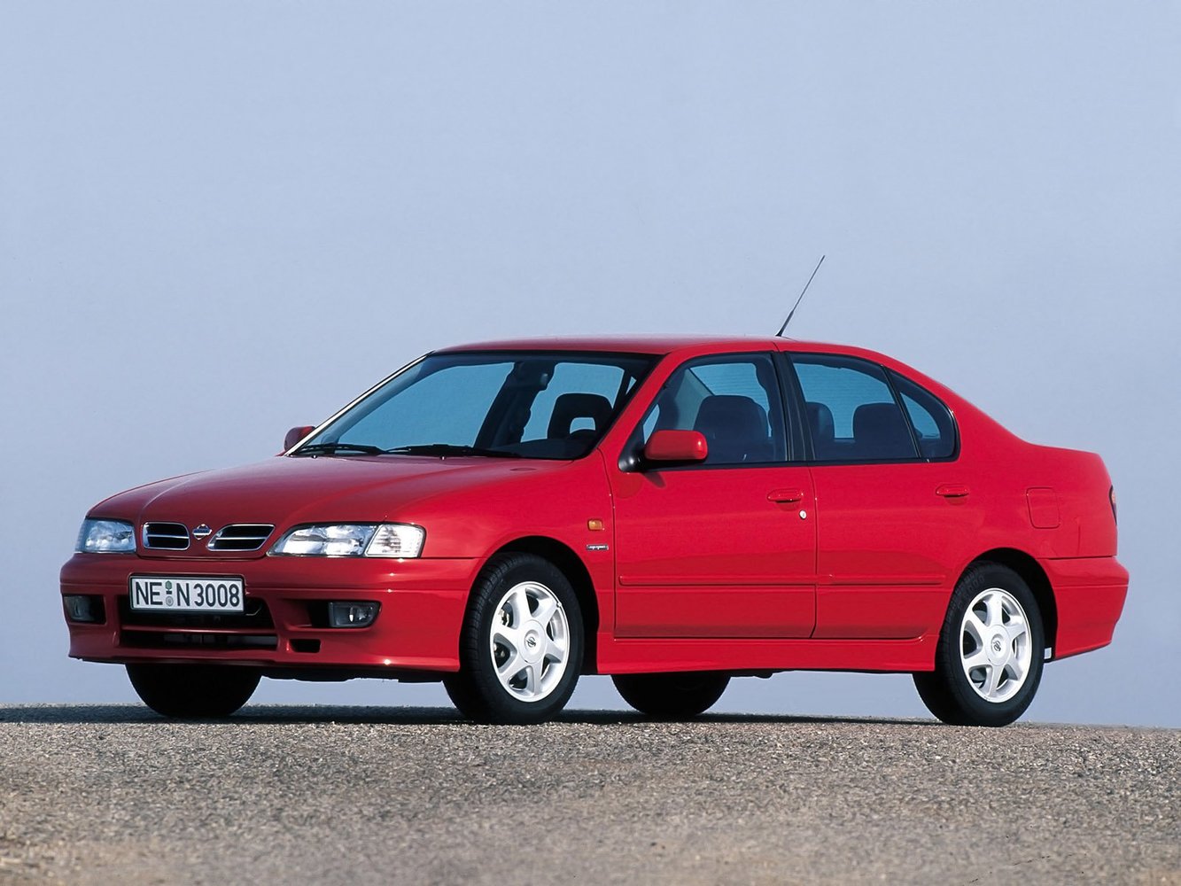 Nissan Primera II (1995-2002) - Седан