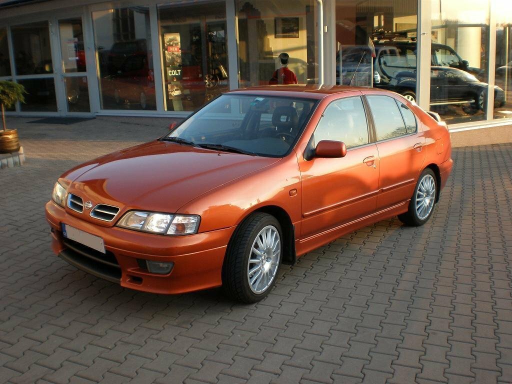 Nissan Primera II (1995-2002) - Лифтбек