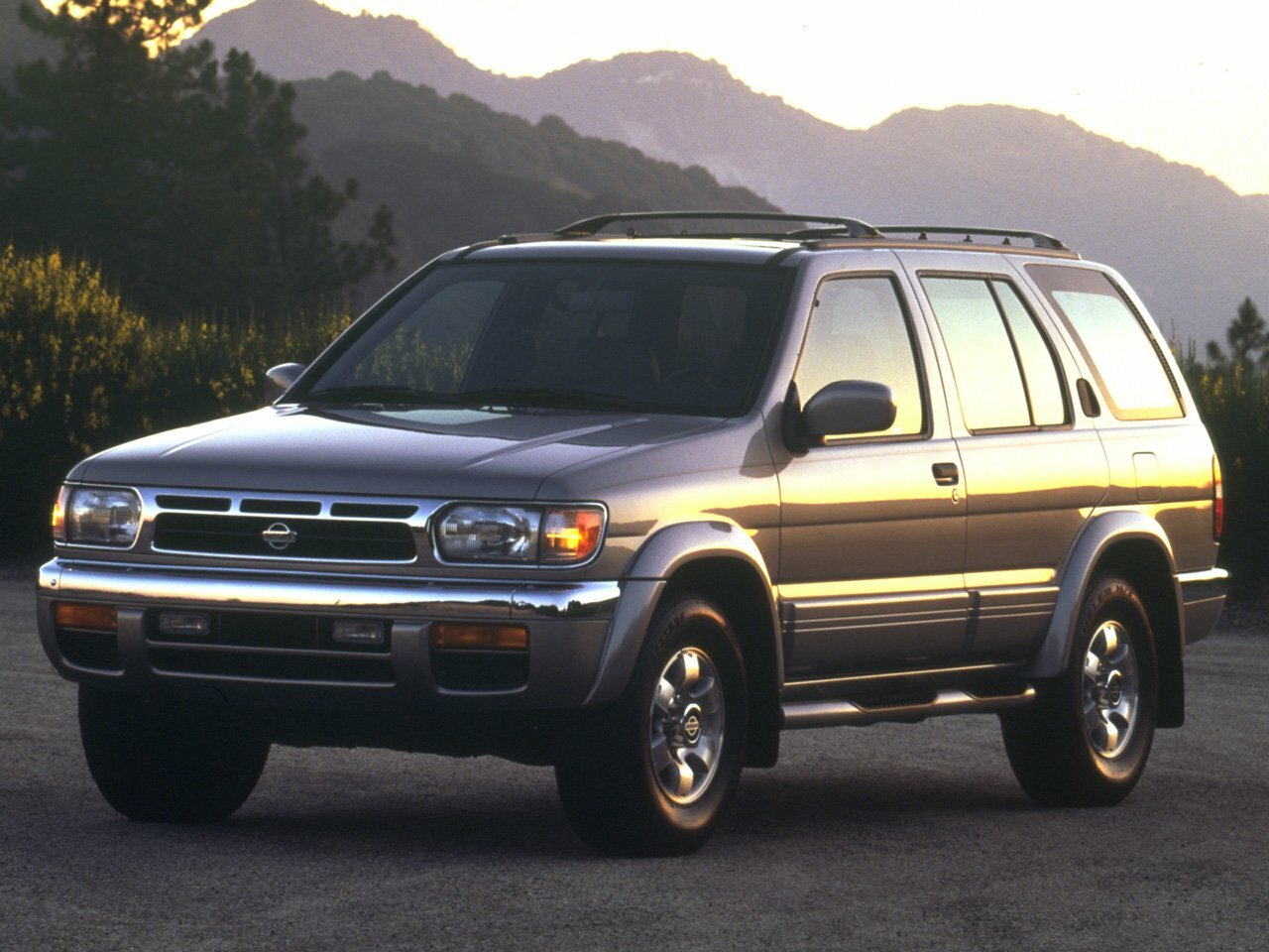 Nissan Pathfinder II (1995-2004) - Внедорожник 5 дв.