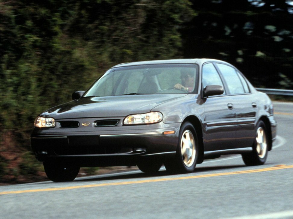 Oldsmobile Cutlass VI (1997-1999) - Седан