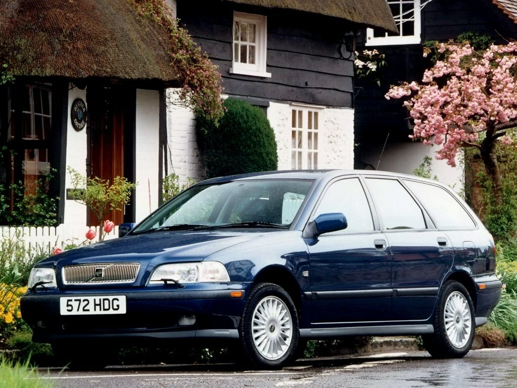 Volvo V40 I (1995-2004) - Универсал 5 дв.