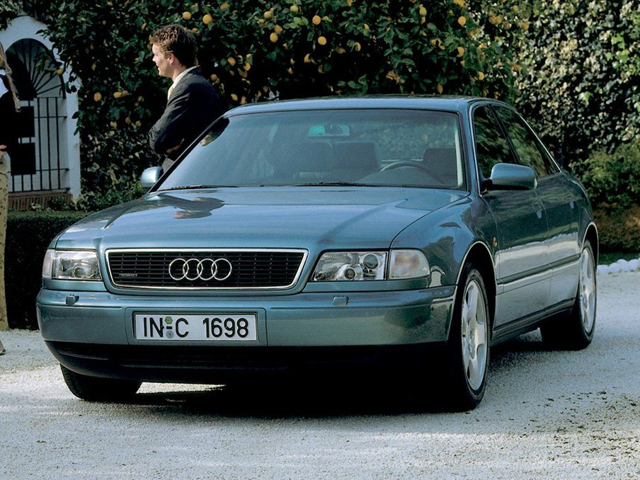 Audi A8 I (1994-2002) - Седан