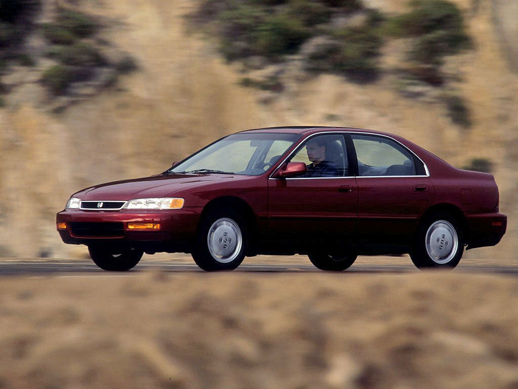 Honda Accord V (1993-1998) - Седан