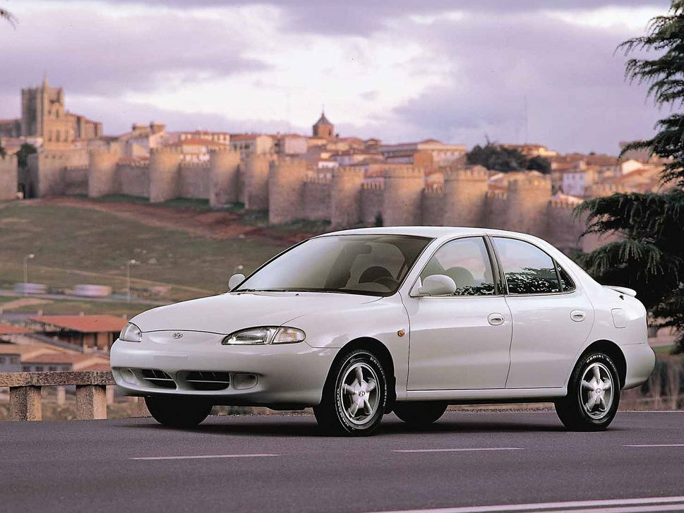 Hyundai Lantra II (1995-2000) - Седан