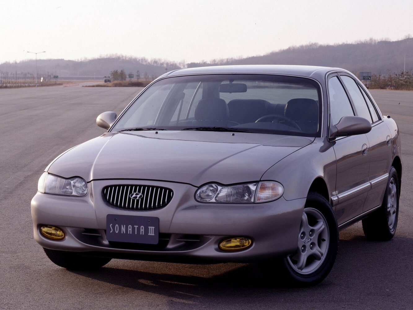 Hyundai Sonata III (1993-1998) - Седан
