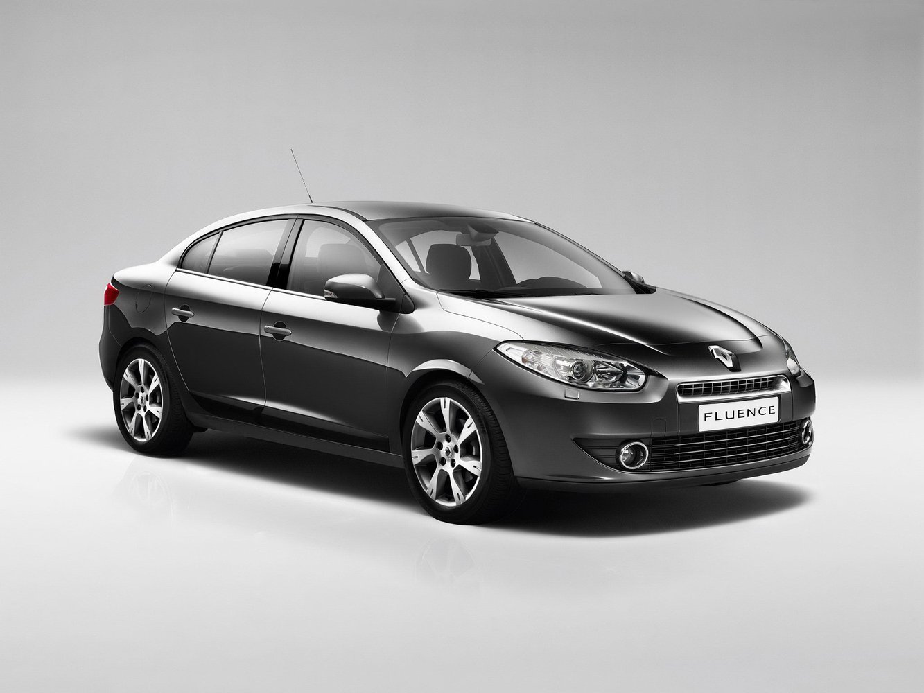 Renault Fluence I (2009-2017) - Седан