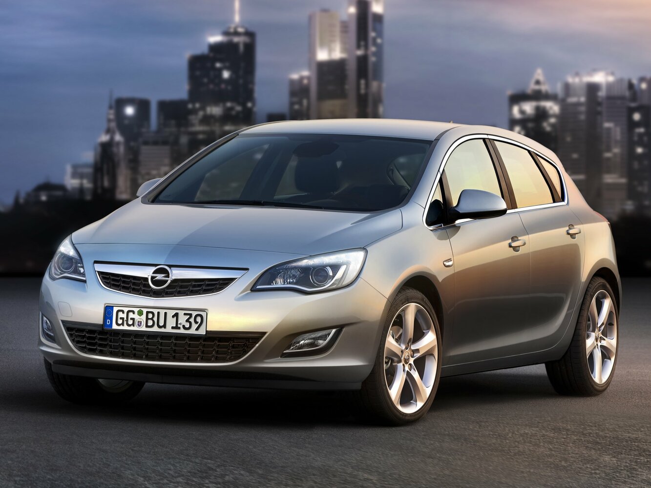 Opel Astra J (2009-2018) - Хэтчбек 5 дв.