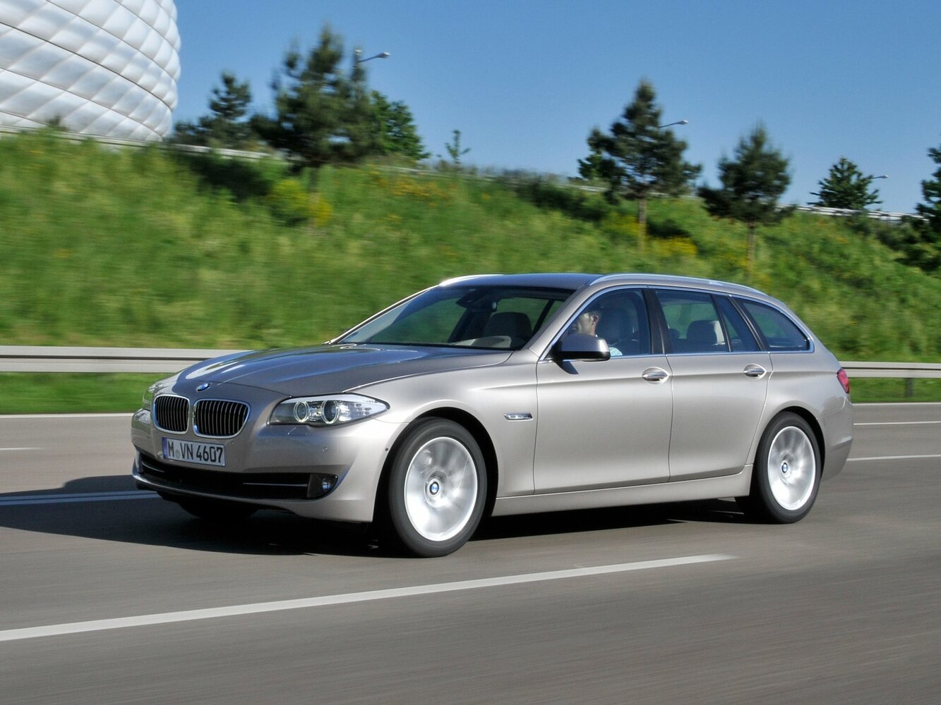 BMW 5 серии VI (2009-2017) - Универсал 5 дв.