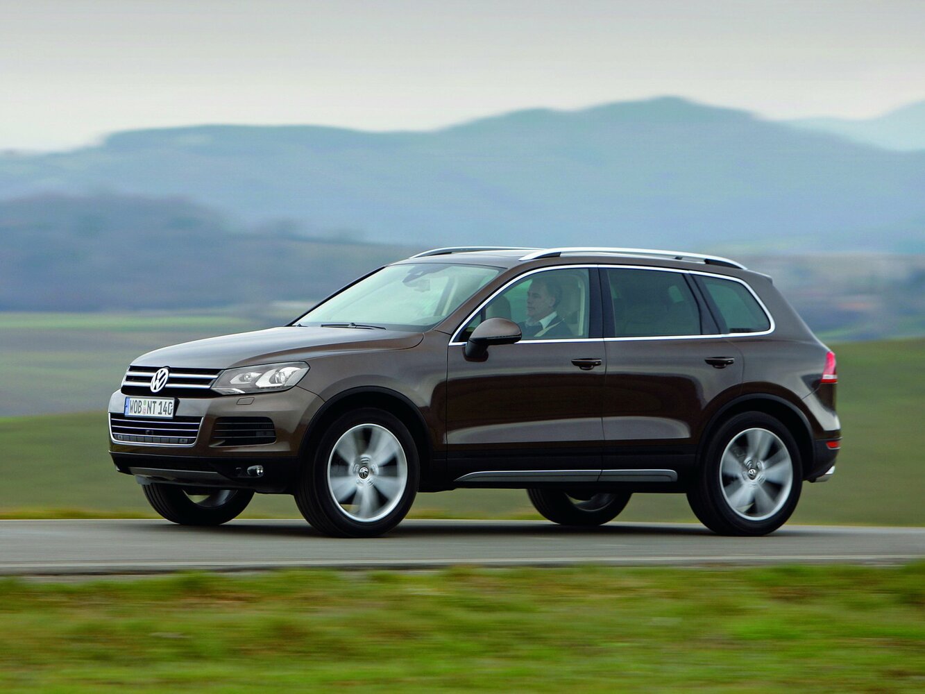 Volkswagen Touareg II (2010-2018) - Внедорожник 5 дв.