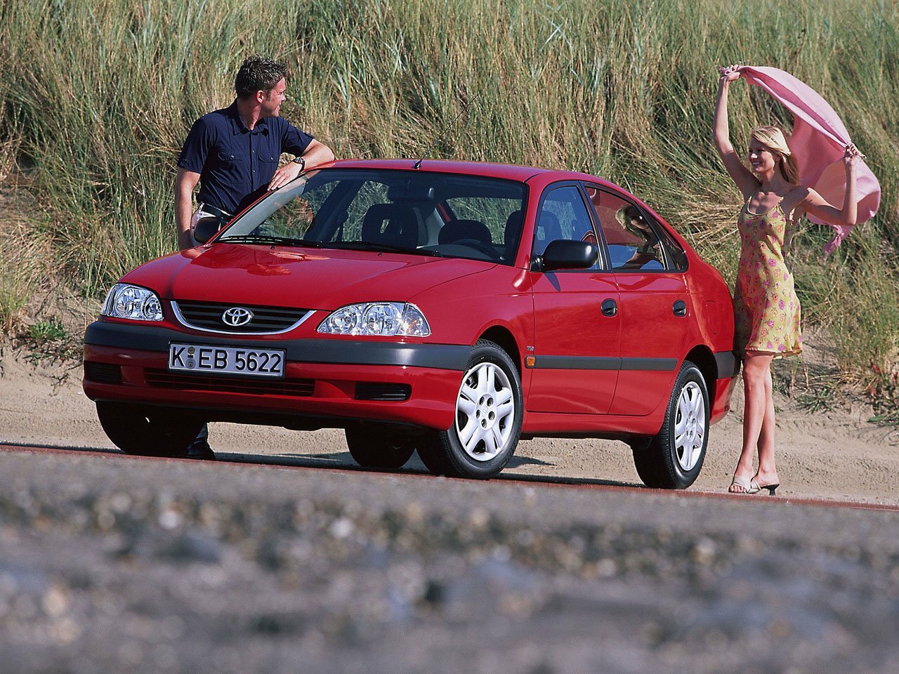 Toyota Avensis I (1997-2003) - Лифтбек